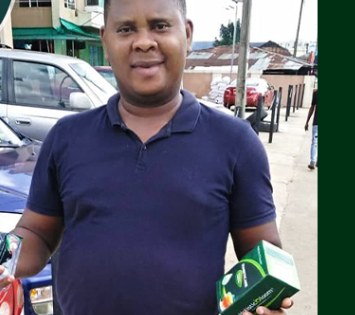 Verified Diabeticare customer with his pack outside
